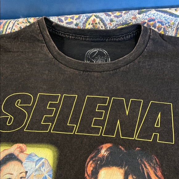 Selena Queen of Cumbia Black OfficialGraphic Large Cotton T-Shirt tee shirt - Picture 7 of 10